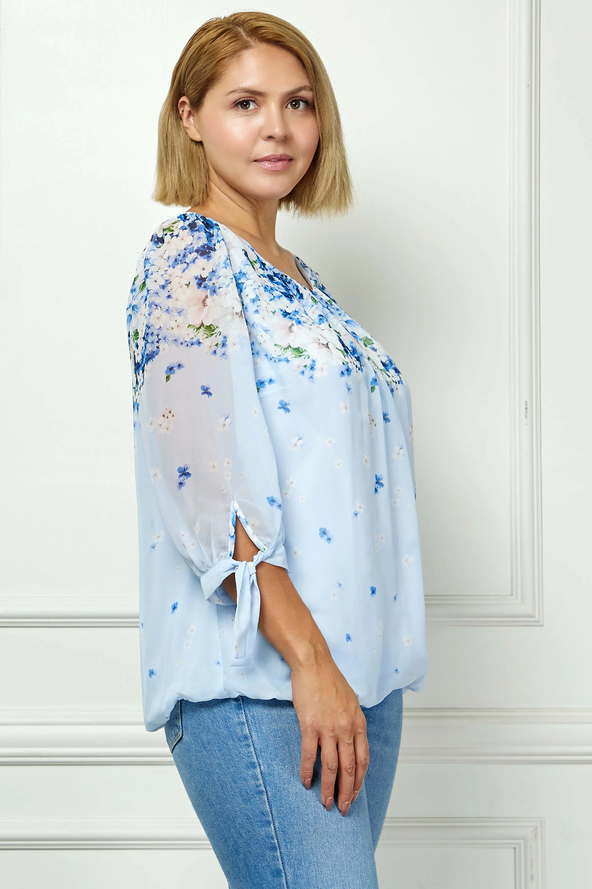 3/4 Tie Sleeve Pleat Neck Border Print Bubble Blouse in Blue - Plus - Image 3