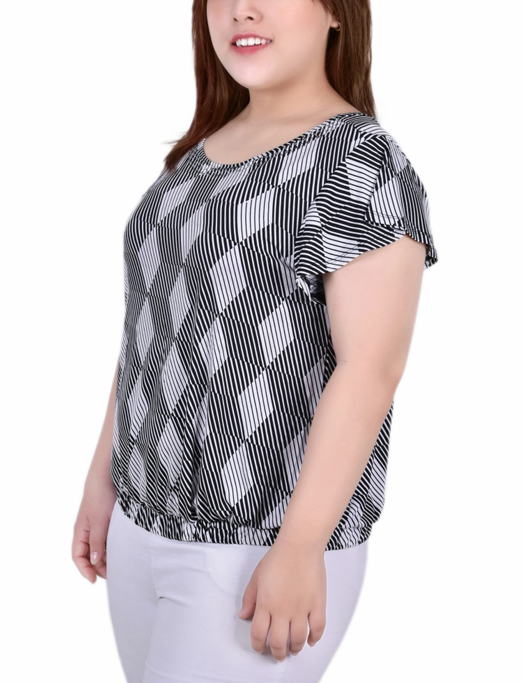 Black White Abstract Flutter Sleeve Top - Plus Size - Image 2
