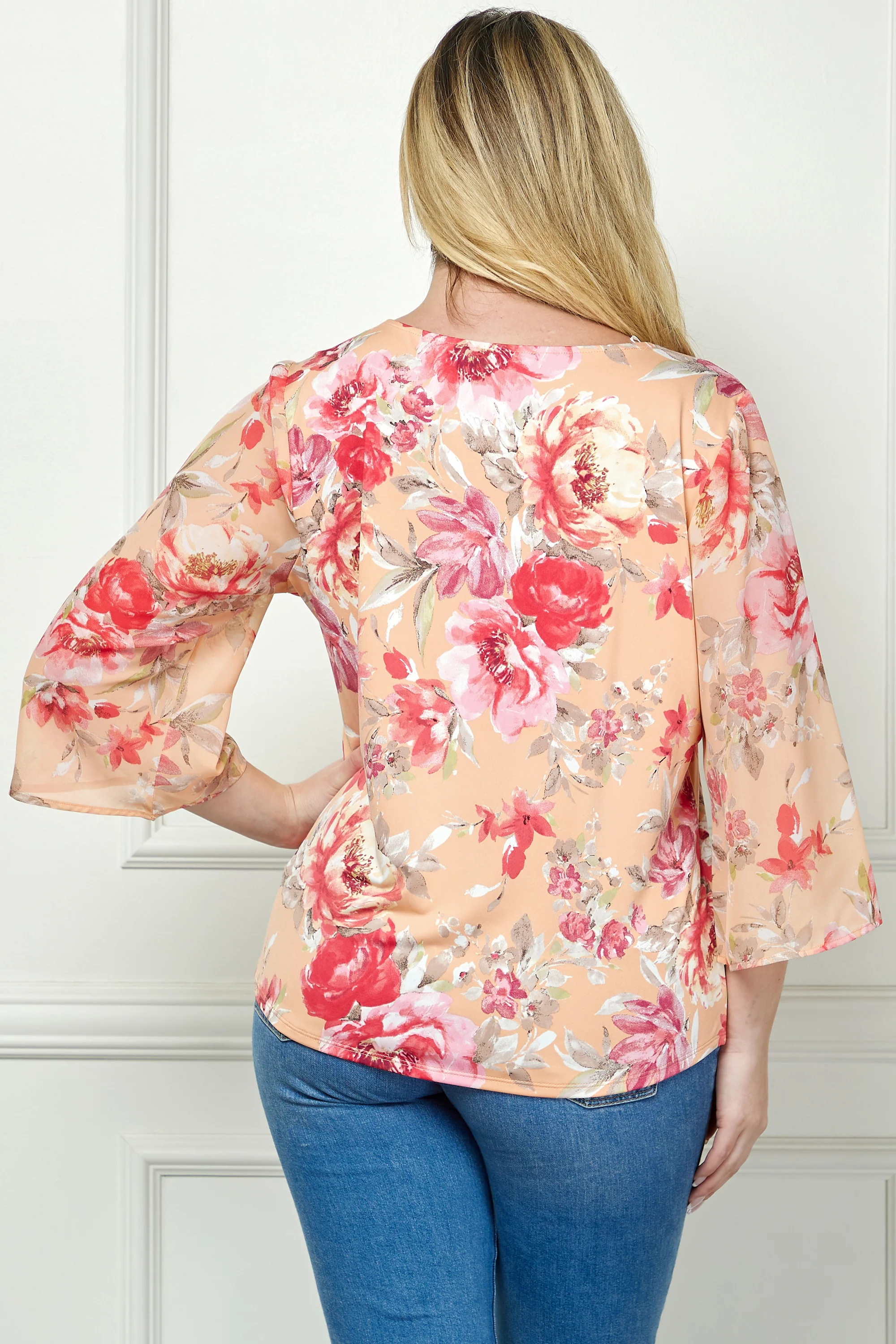 Coral & Beige Floral 3/4 Bell Sleeve Keyhole Trim Blouse - Plus - Image 4
