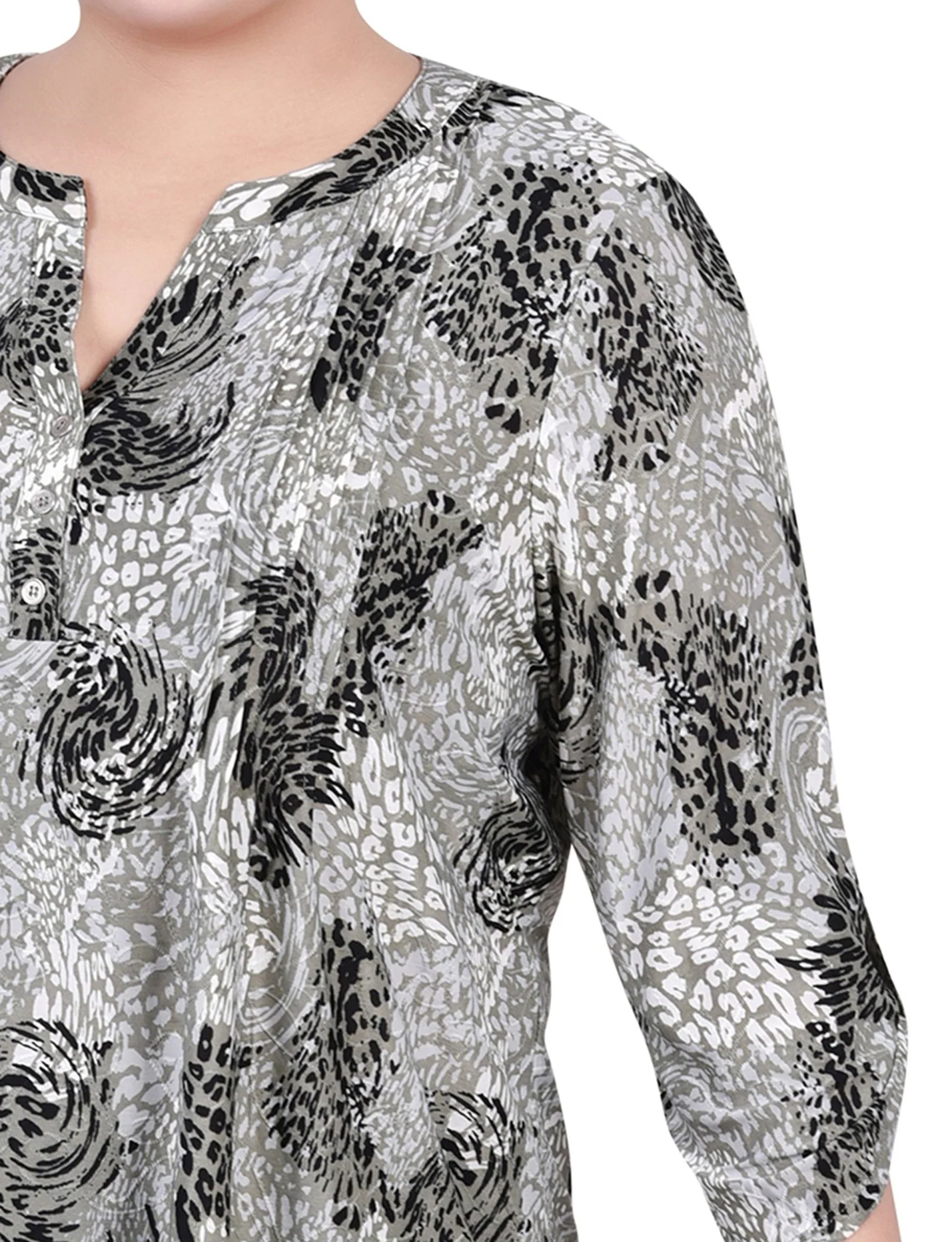 Shadow Black Animal 3/4 Roll Tap Pullover Top - Plus - Image 3