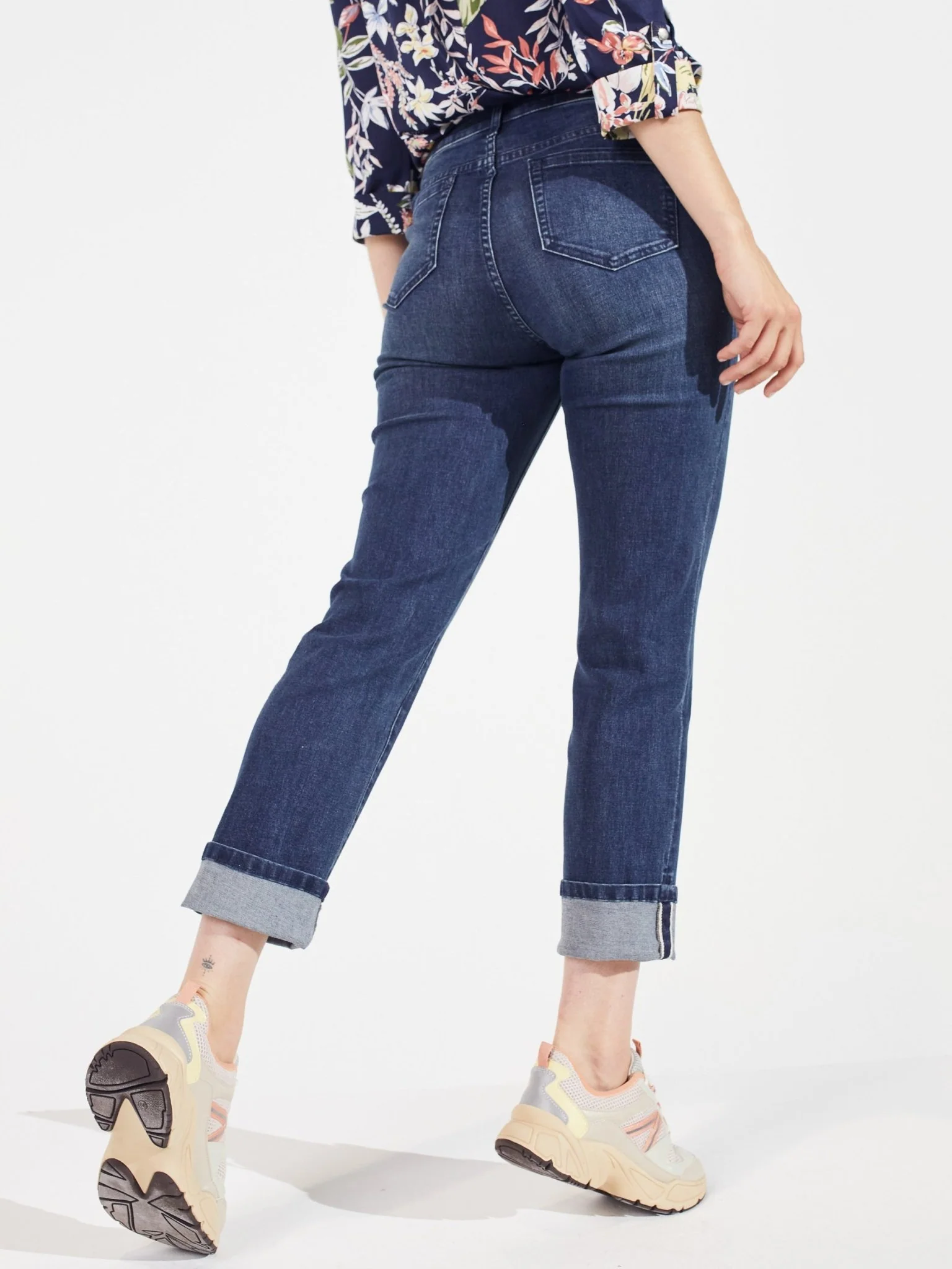 Westport Signature Girlfriend 5 Pocket Selvedge Cuff Jeans - Image 4