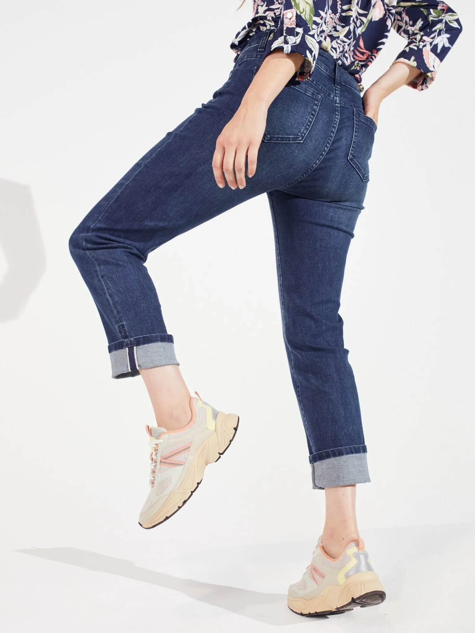 Westport Signature Girlfriend 5 Pocket Selvedge Cuff Jeans - Image 5
