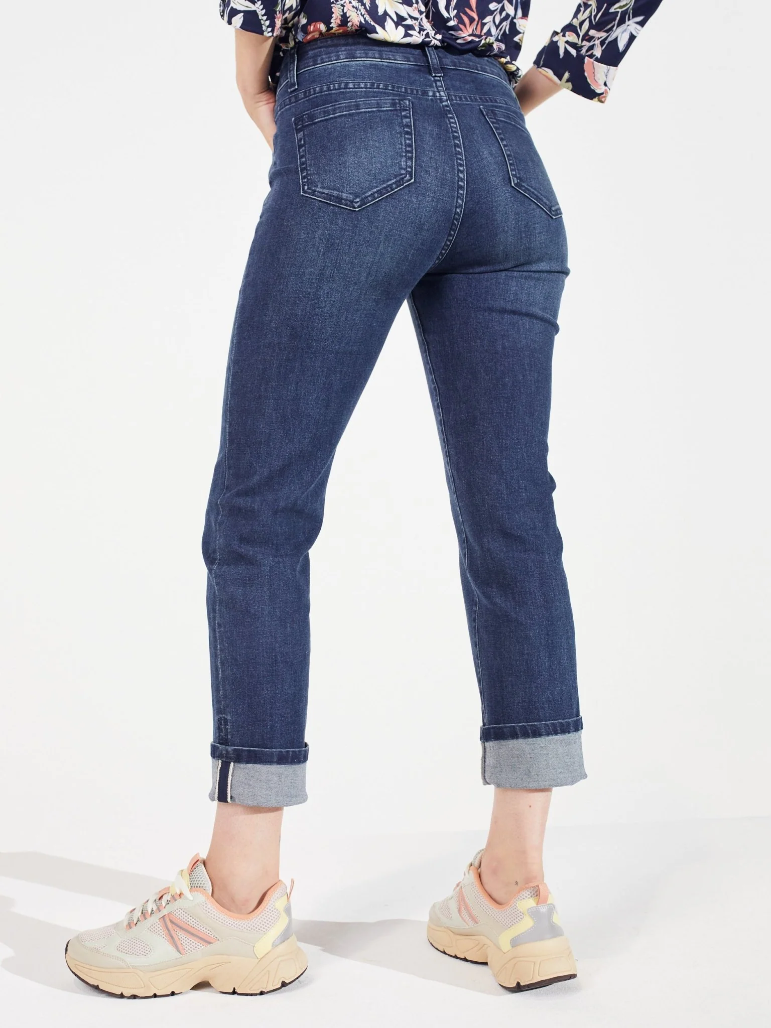 Westport Signature Girlfriend 5 Pocket Selvedge Cuff Jeans - Image 8