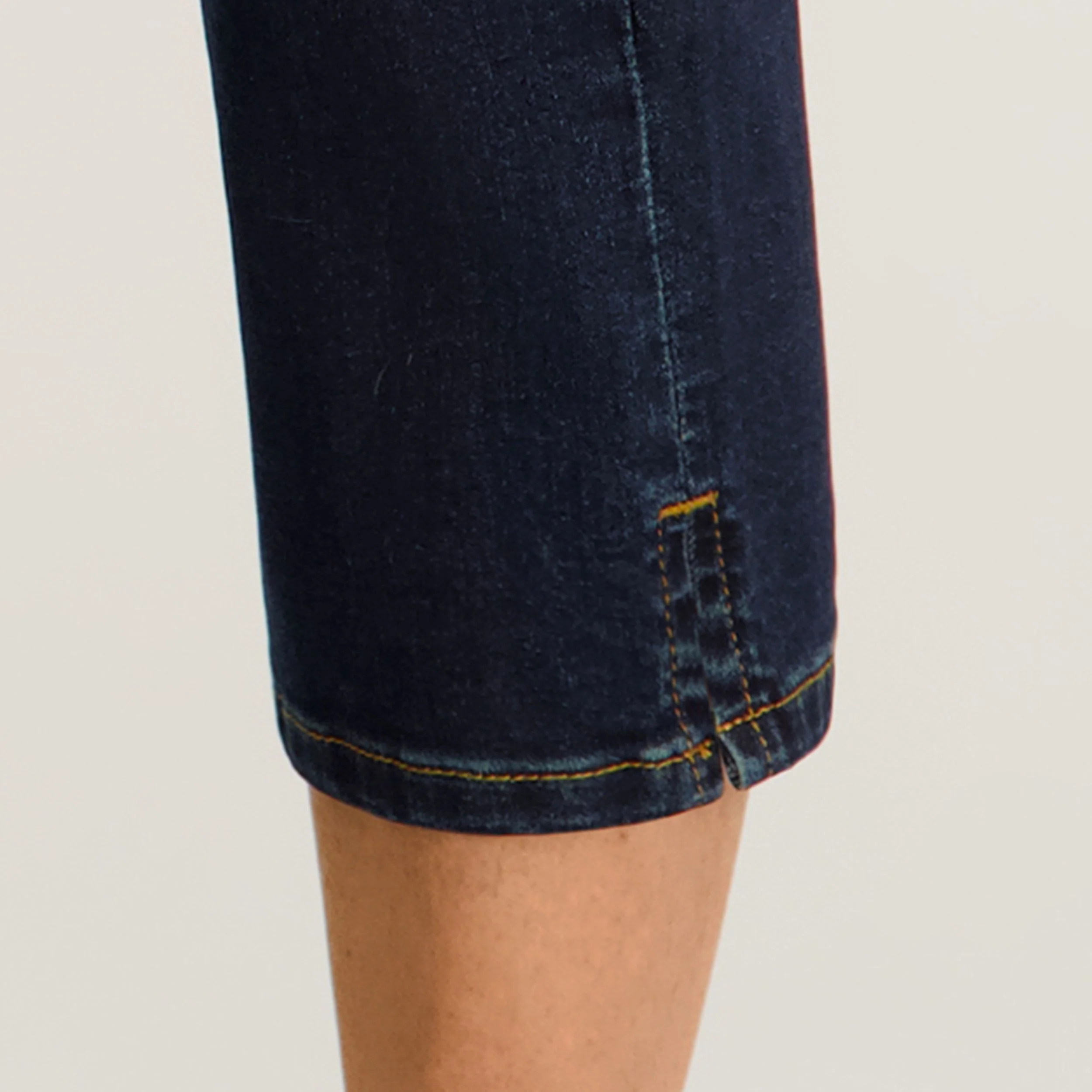 Westport Signature Side Slit Capri in Rinse - Image 7